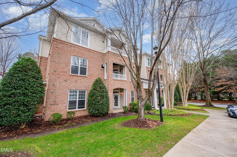8041 Allyns Landing Way #101, Raleigh, NC 27615