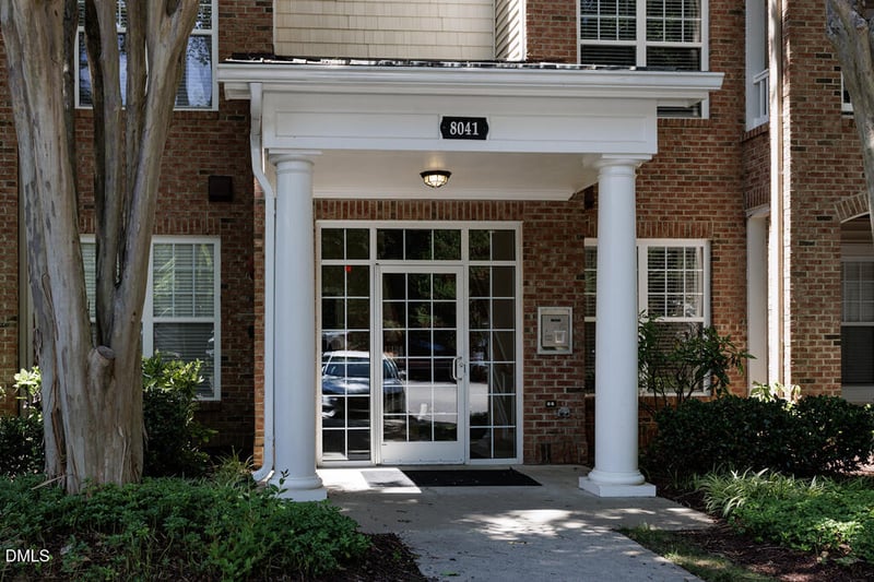 8041 Allyns Landing Way #203, Raleigh, NC 27615