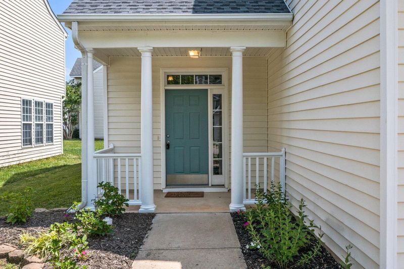 8042 Marsh Hollow Dr, Raleigh, NC 27616