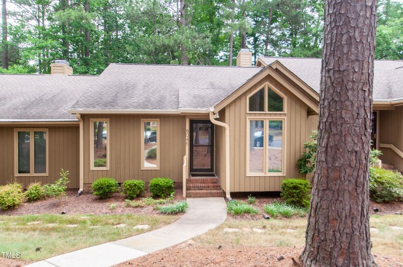 8045 Grey Oak Dr, Raleigh, NC 27615