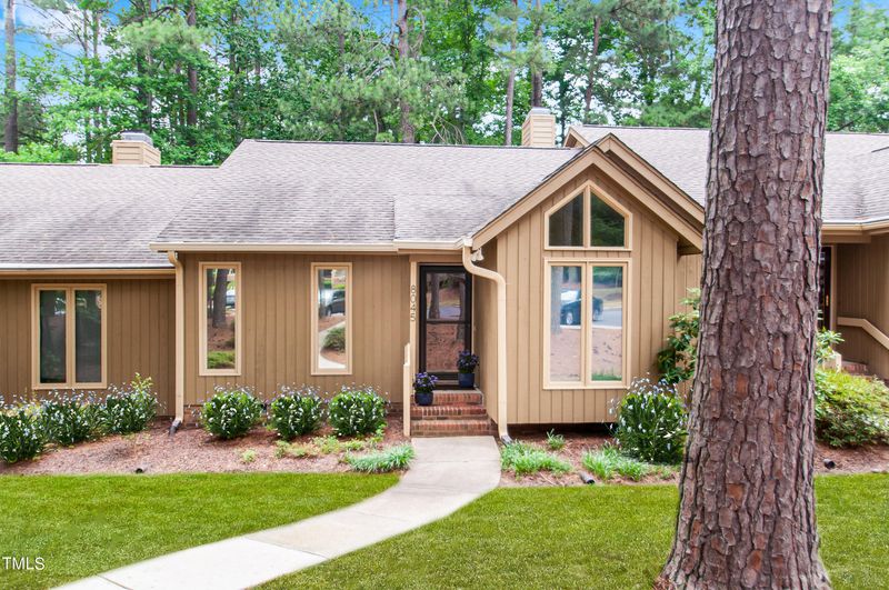 8045 Grey Oak Dr, Raleigh, NC 27615