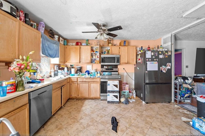 8045 Kalmia Ln, Hope Mills, NC 28348
