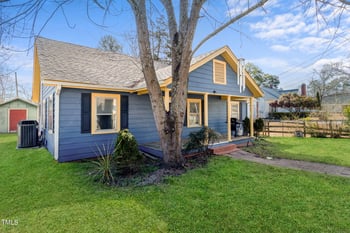 805 S 11th St, Lillington, NC 27546