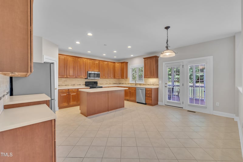 805 Alden Bridge Dr, Cary, NC 27519