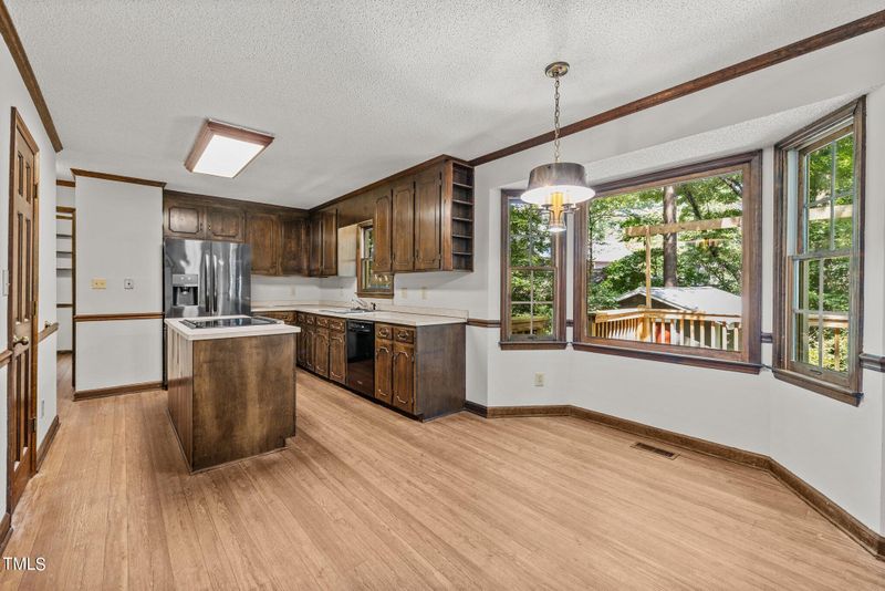 805 Barbara Dr, Raleigh, NC 27606