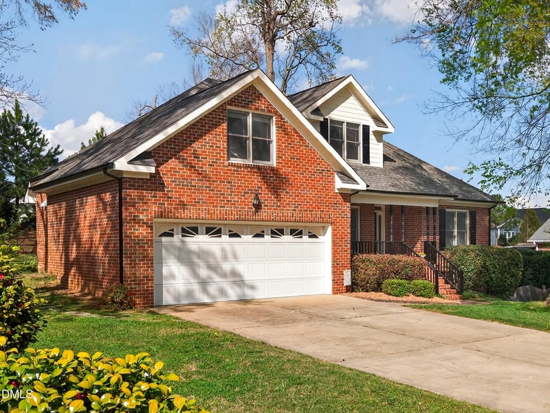 805 Barneswyck Dr, Fuquay Varina, NC 27526