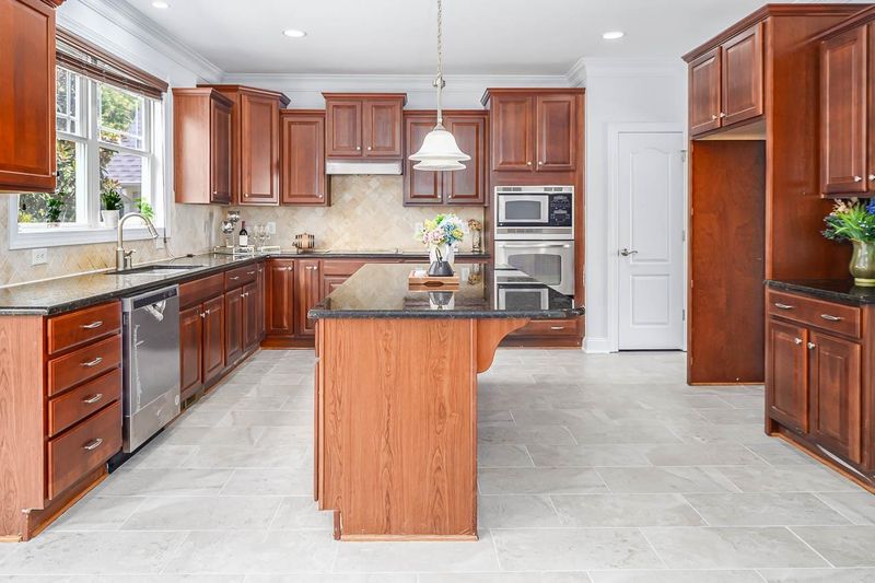 805 Blackmar St, Cary, NC 27519