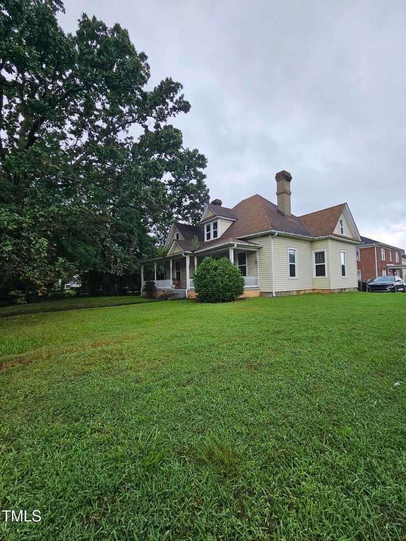 805 S Broad St, Burlington, NC 27215