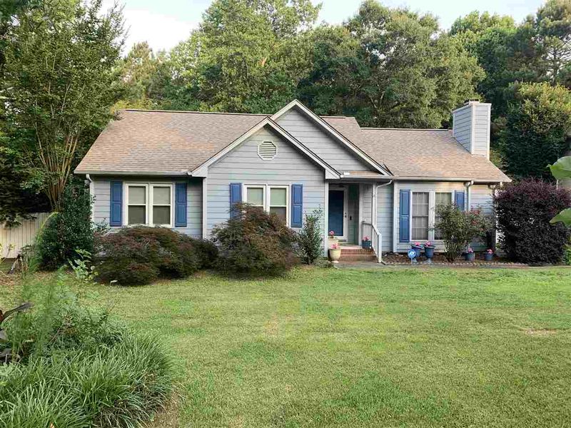 805 Creekside Dr, Clayton, NC 27520