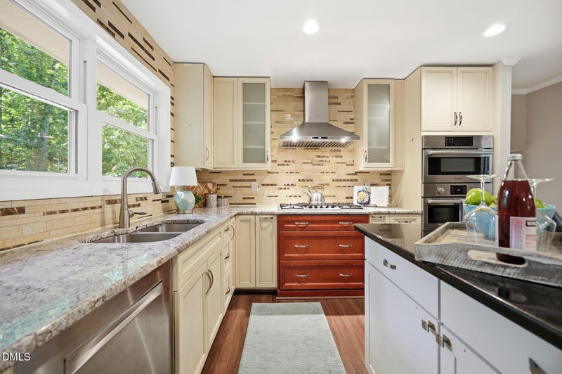 805 Ellynn Dr, Cary, NC 27511