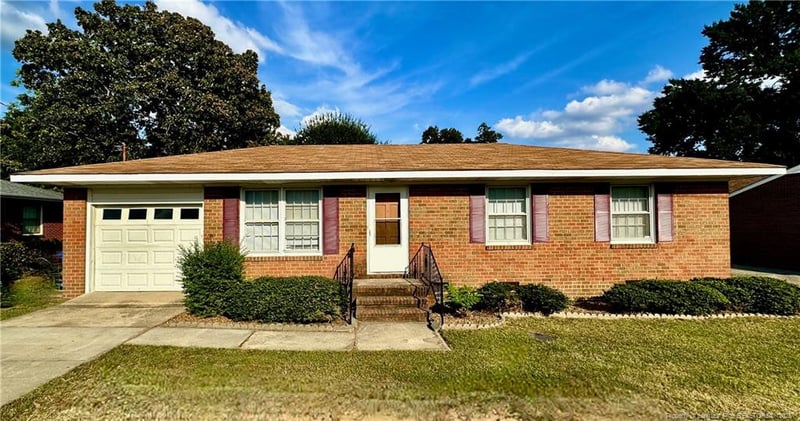 805 Glensford Dr, Fayetteville, NC 28314