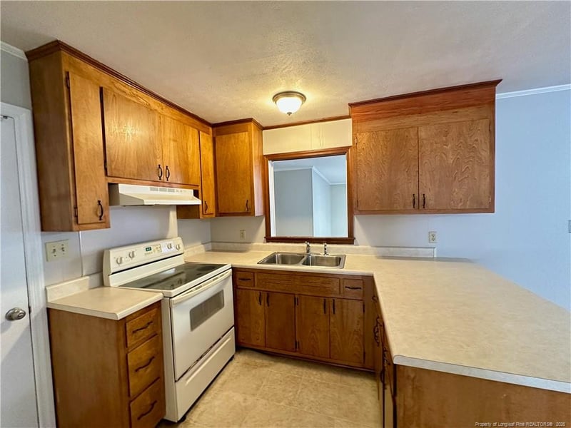 805 Glensford Dr, Fayetteville, NC 28314