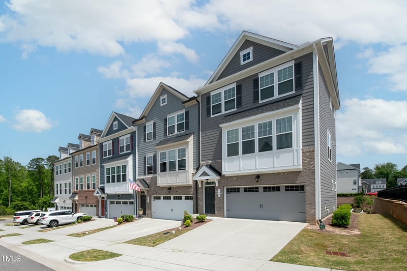 805 Grafton Peak Ln, Apex, NC 27523