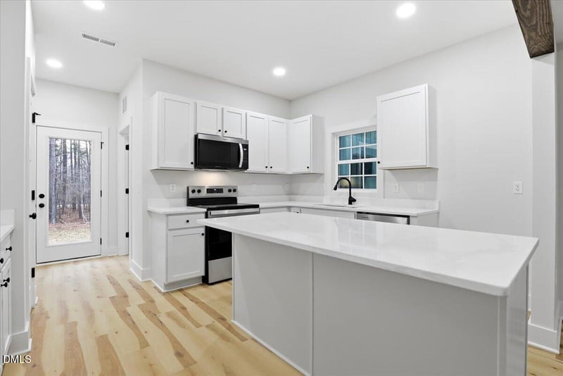 805 Jasmine Rd, Fuquay Varina, NC 27526