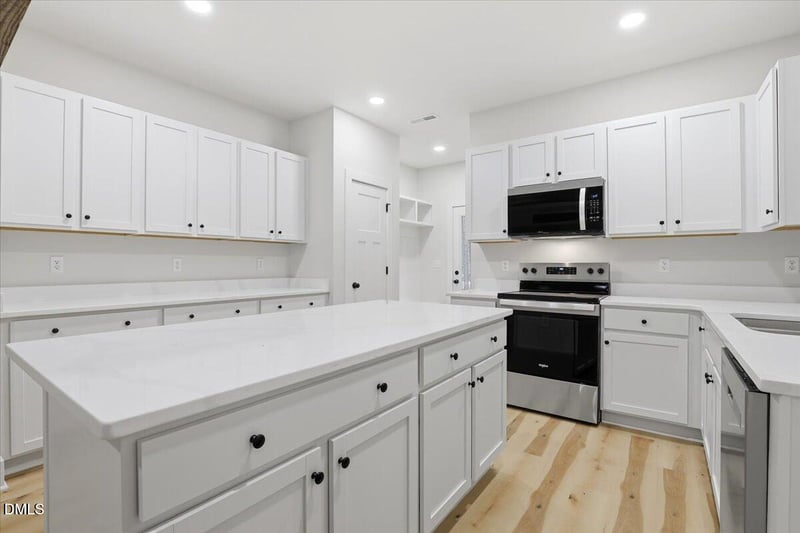 805 Jasmine Rd, Fuquay Varina, NC 27526