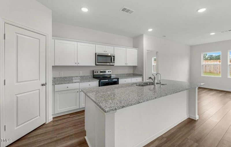 805 Kenyon Spring Dr, Zebulon, NC 27597