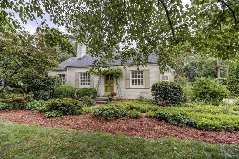 805 Lake Boone Trl, Raleigh, NC 27607