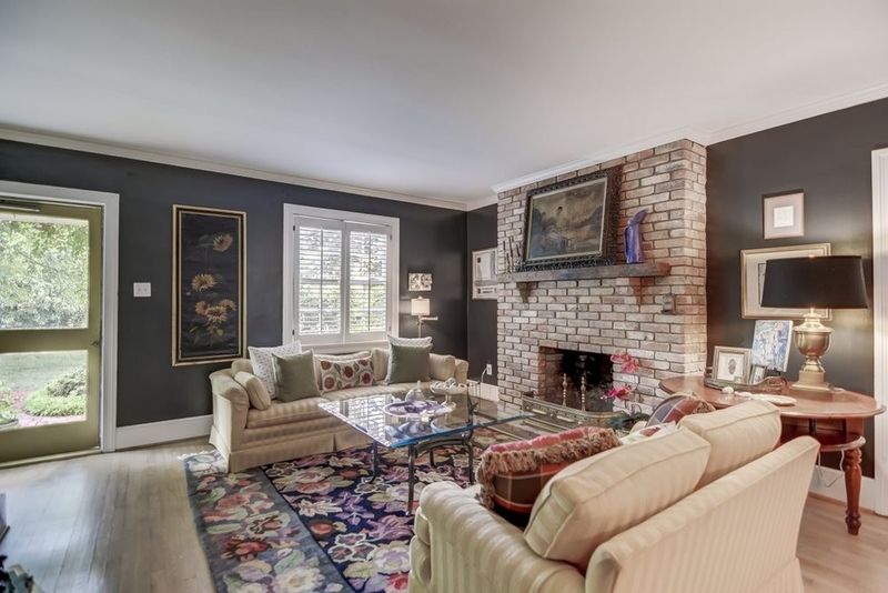 805 Lake Boone Trl, Raleigh, NC 27607