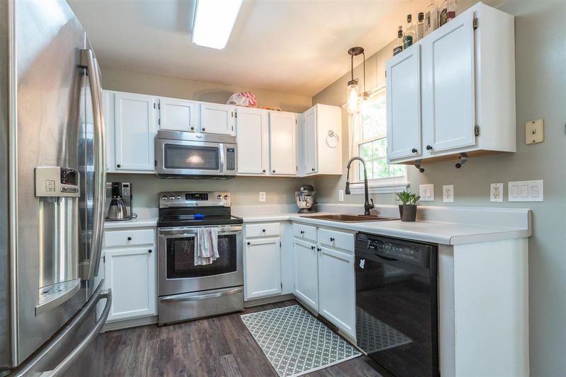 805 Maple Shade Ln, Apex, NC 27502