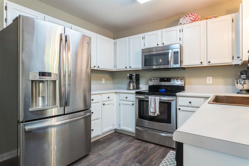 805 Maple Shade Ln, Apex, NC 27502