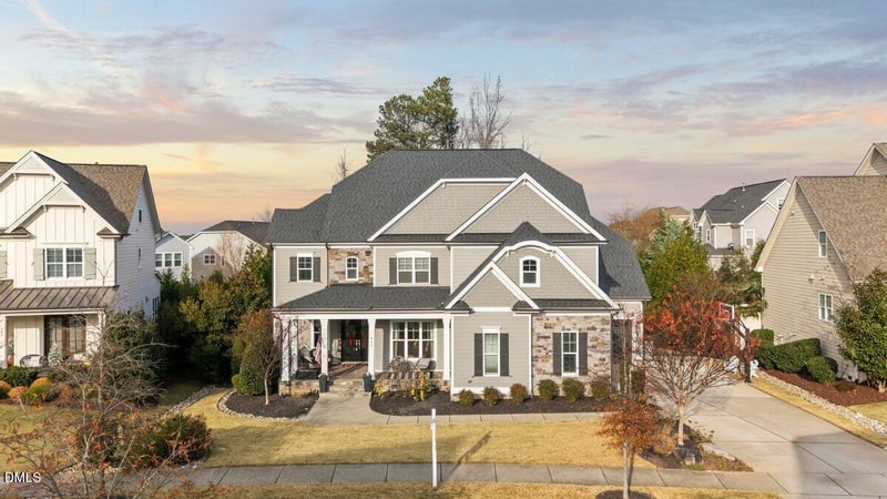 805 Morning Oaks Dr, Holly Springs, NC 27540