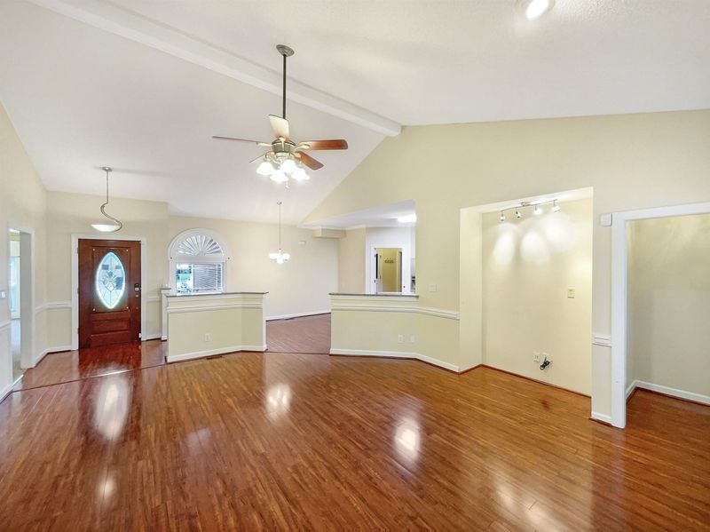 805 Oakwater Dr, Garner, NC 27529