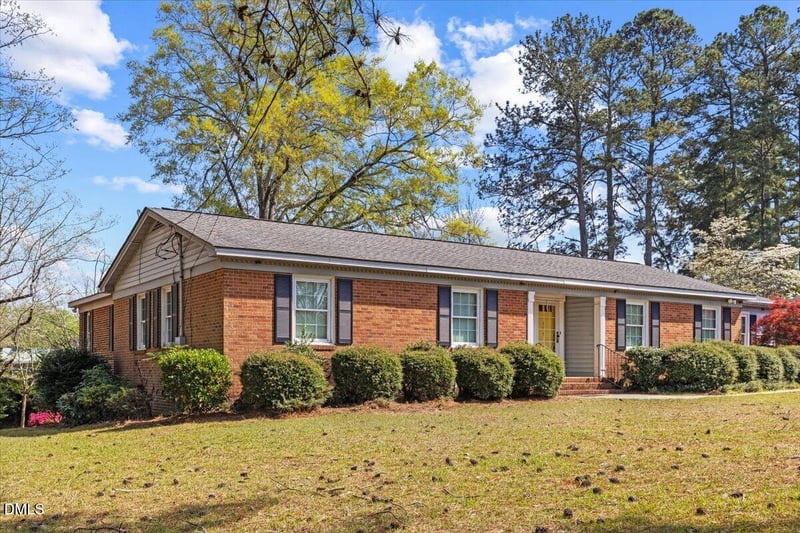 805 Parrish St, Lillington, NC 27546