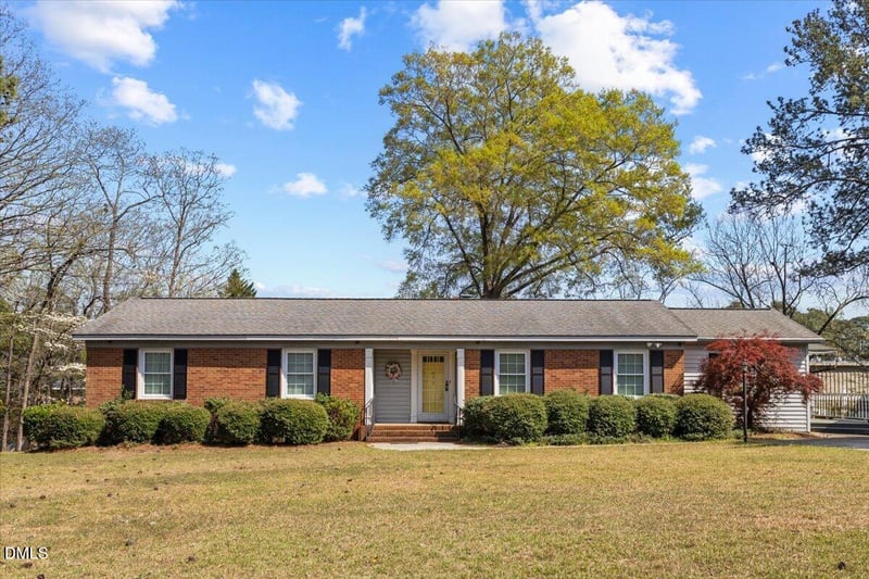 805 Parrish St, Lillington, NC 27546
