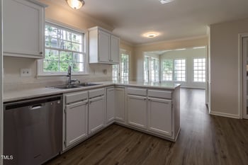 805 Penncross Dr, Raleigh, NC 27610
