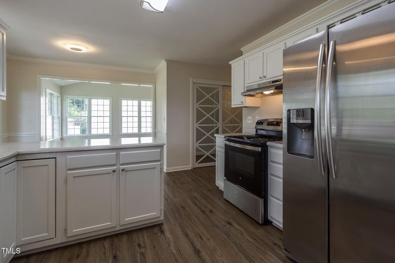 805 Penncross Dr, Raleigh, NC 27610