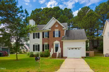 805 Penncross Dr, Raleigh, NC 27610