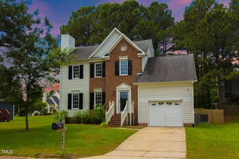 805 Penncross Dr, Raleigh, NC 27610