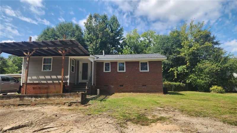805 Perley St, Fayetteville, NC 28305
