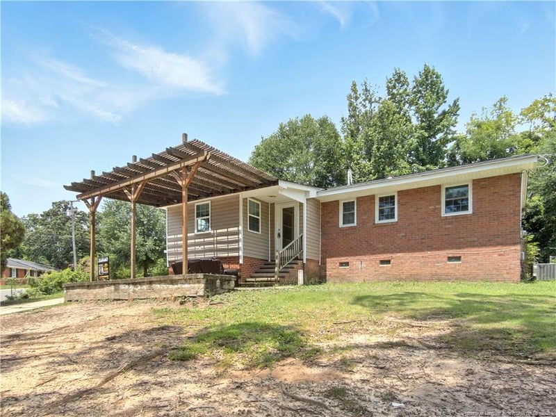 805 Perley St, Fayetteville, NC 28305