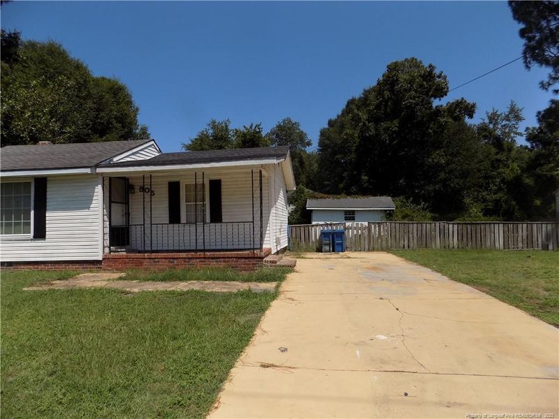 805 Roxie Ave, Fayetteville, NC 28304