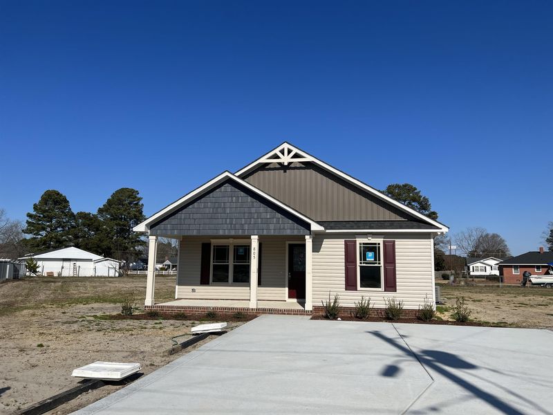 805 Stewart St, Dunn, NC 28334