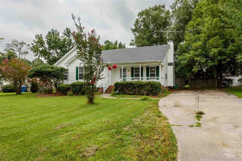 805 Sunset Dr, Fuquay Varina, NC 27526