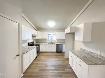 805 Wedgewood Ave, Zebulon, NC 27597