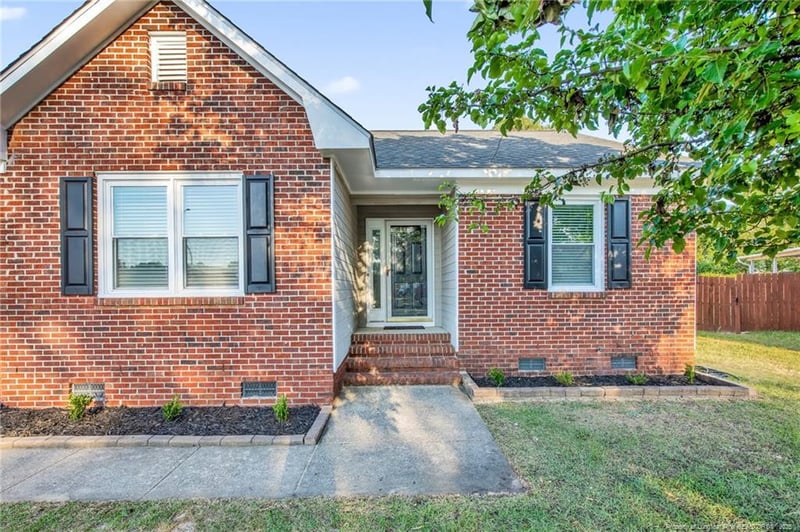 805 Windingwood Pl, Hope Mills, NC 28348