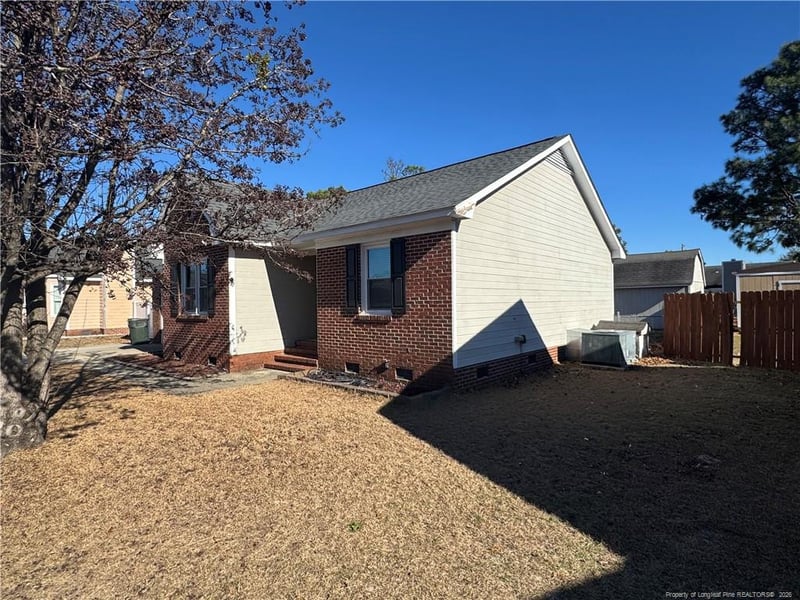 805 Windingwood Pl, Hope Mills, NC 28348