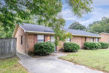 806 Anderson St, Selma, NC 27576