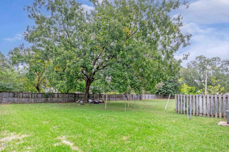 806 Anderson St, Selma, NC 27576
