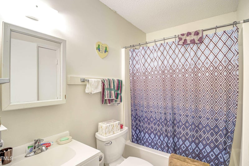 806 Anderson St, Selma, NC 27576