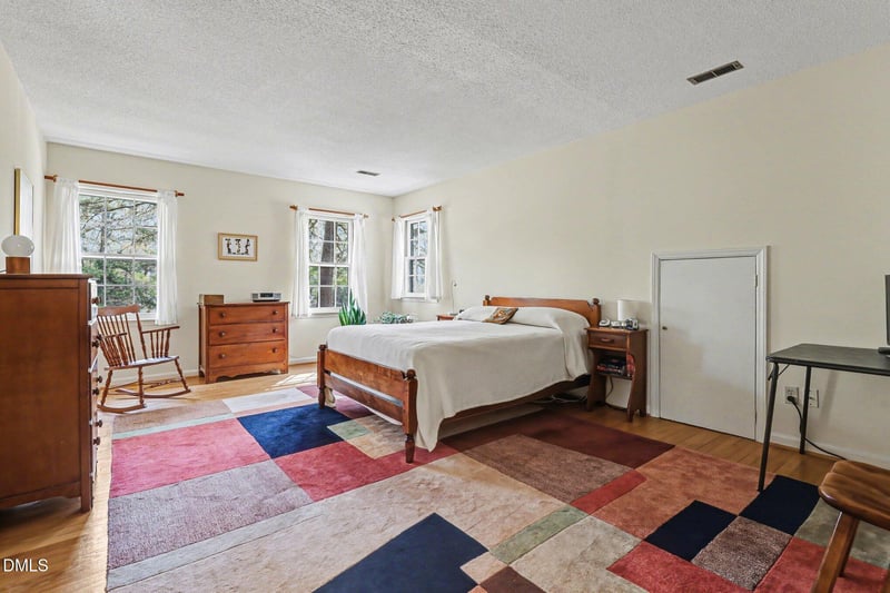 806 Churchill Dr, Chapel Hill, NC 27517