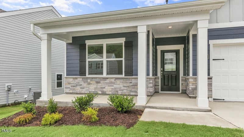 806 Comice Pear Way, Willow Springs, NC 27592