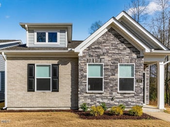 806 Dorset Stream Dr, Fuquay Varina, NC 27526