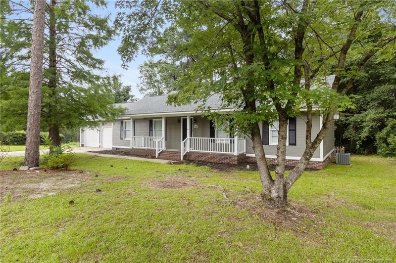 806 Eagle Landing Dr, Hope Mills, NC 28348