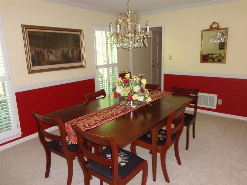 806 Ellynn Dr, Cary, NC 27511