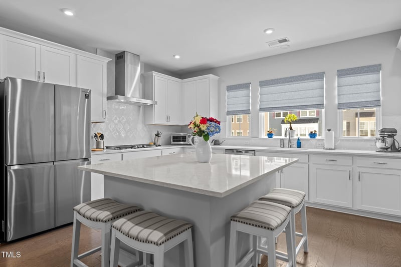 806 Grafton Peak Ln, Apex, NC 27523