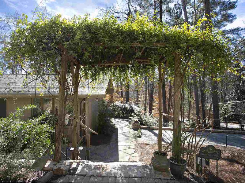 806 Kenmore Rd, Chapel Hill, NC 27514
